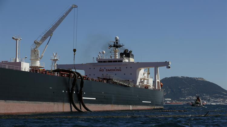 Το Πρώτο Τάνκερ με Ιρανικό Αργό στην Ευρώπη Έπιασε Λιμάνι στην Ισπανία