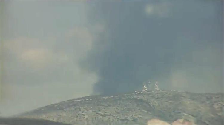 Σε Εξέλιξη Μεγάλη Πυρκαγιά στη Βιομηχανία Χρωμάτων Druckfarben στον Ασπρόπυργο