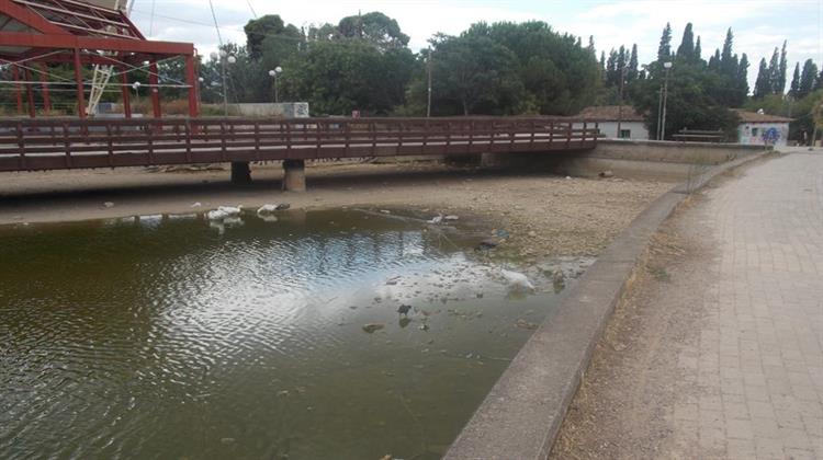 Υπό Κατάρρευση το Πάρκο Τρίτση