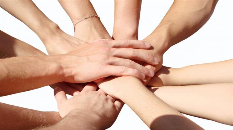 Εκατό Χιλιάδες Άνθρωποι