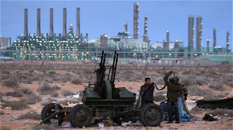 Λιβύη: Πτώση 11% στην Παραγωγή Αργού Λόγω Ένοπλων Συγκρούσεων