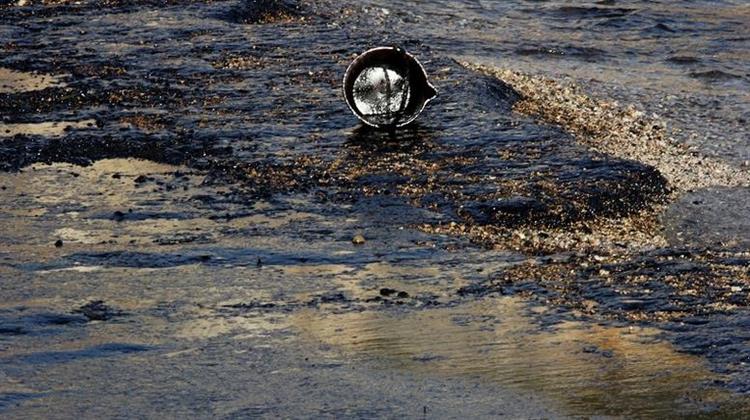 Στην Πειραϊκή η Πετρελαιοκηλίδα από το «ΑΓΙΑ ΖΩΝΗ ΙΙ»