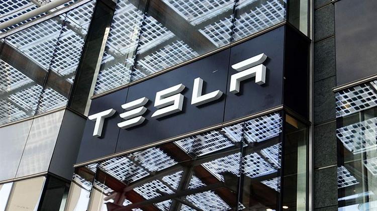 Η Tesla Ζητά Προκαταβολικά Χρήματα από τους Προμηθευτές για να Δείχνει Κερδοφόρα