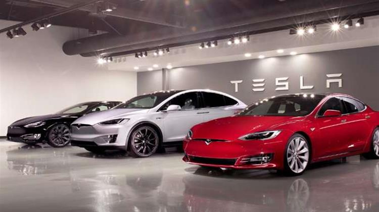 Με Κινέζικη Βοήθεια ο Musk θα Μπορούσε να Βγάλει την Tesla από το Χρηματιστήριο