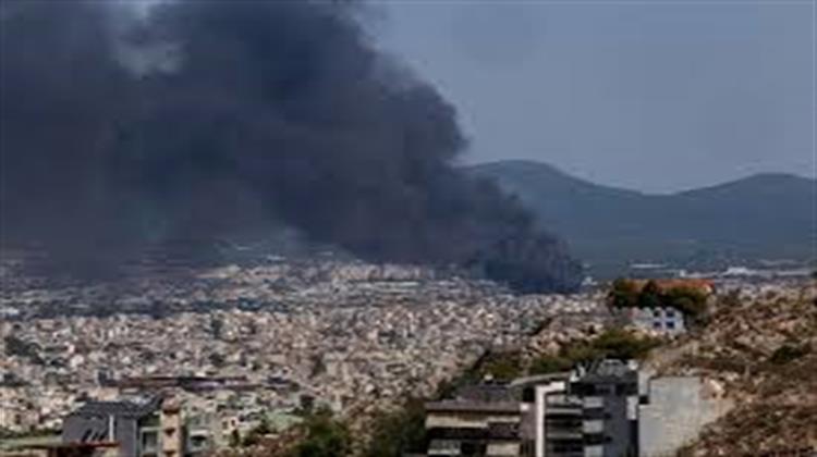 Πυρκαγιά στη Μεταμόρφωση: Η Αποθήκευση και το Αδιέξοδο της Ανακύκλωσης