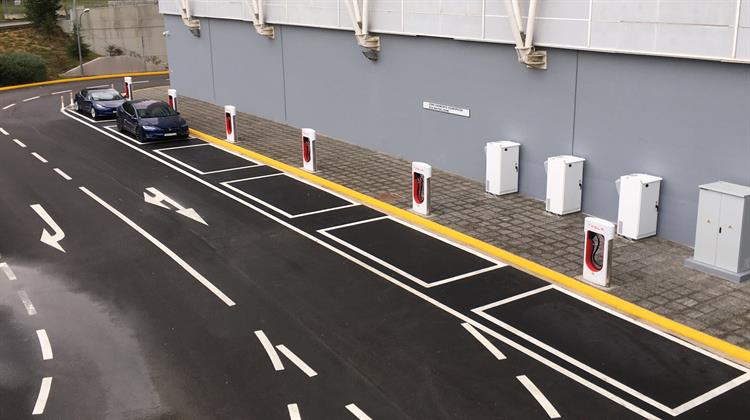 Η Tesla Εγκαινίασε τον Πρώτο Σταθμό Supercharger στην Ελλάδα