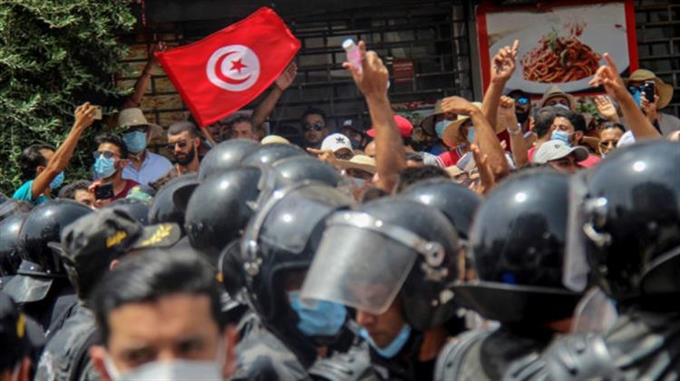 Στα Πρόθυρα Πραξικοπήματος η Τυνησία- Ο Στρατός Έξω από το Πρωθυπουργικό Μέγαρο