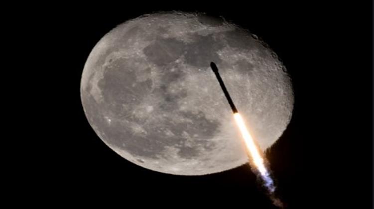 Ένα Μεγάλο, Εκτός Ελέγχου, Τμήμα Πυραύλου Falcon 9 της Space X, Πρόκειται να Πέσει στη Σελήνη