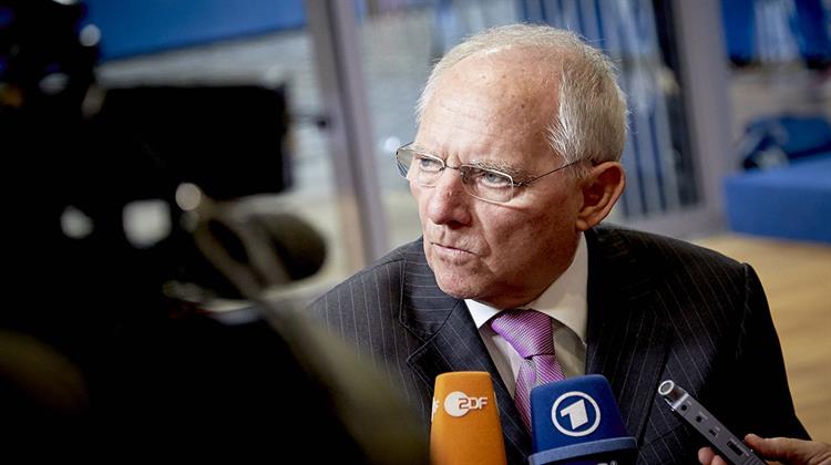 Γερμανία: Ο Σόιμπλε Καλεί το Βερολίνο να Συνδράμει στη Χρηματοδότηση του Πυρηνικού Οπλοστασίου της Γαλλίας