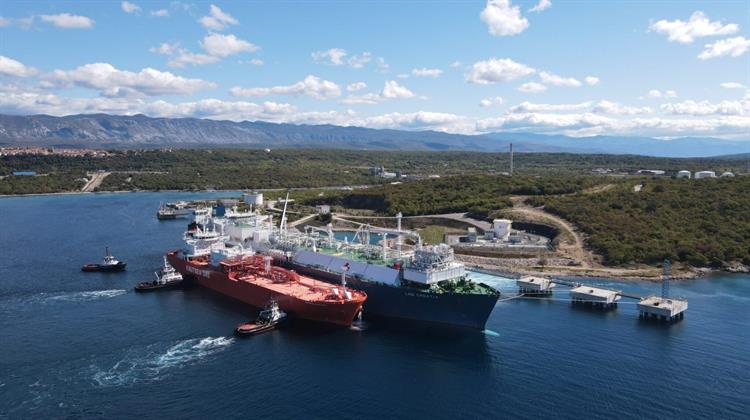 Small-Scale LNG Carrier Delivers Cargo to Croatian FSRU