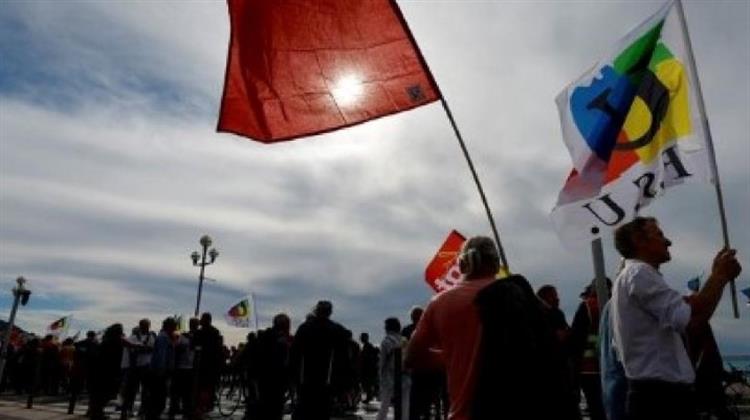 Γαλλία: Οι Απεργιακές Κινητοποιήσεις σε Διυλιστήρια Συνεχίζονται σε Τέσσερις Εγκαταστάσεις για 8η Ημέρα
