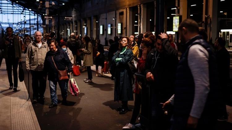 Απεργειακών Κινητοποιήσεων Συνέχεια στη Γαλλία - Τη Σκυτάλη Παίρνει ο Δημόσιος Τομέας