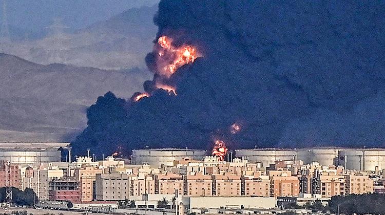 Υεμένη: Φόβοι για Κλιμάκωση της Σύγκρουσης μετά τις Επιθέσεις των Χούθι Εναντίον Πετρελαϊκών Σταθμών