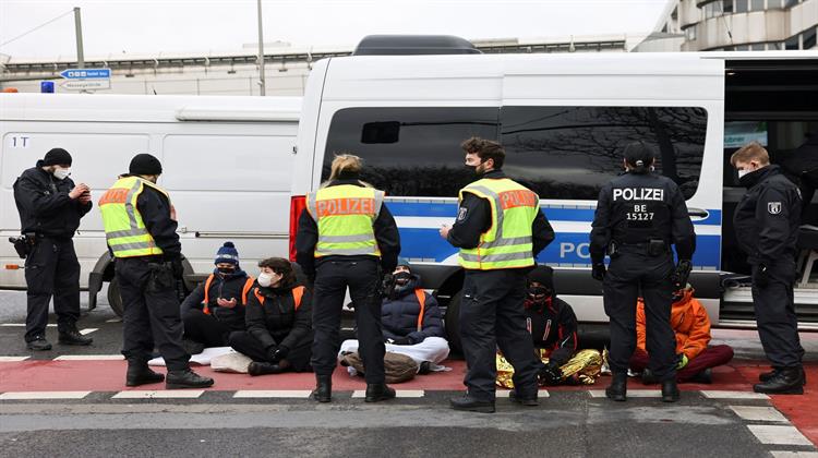 Έφοδοι στα Σπίτια Κλιματικών Ακτιβιστών σε Όλη τη Γερμανία