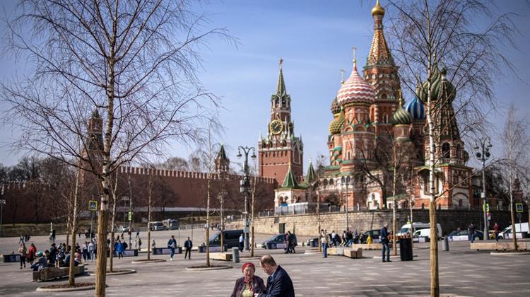 Μόσχα: Χαρακτηρίζει «Παράλογες» τις Νέες Κυρώσεις των ΗΠΑ – «Θα Υποφέρουν Πρώτα οι Ξένες Εταιρείες»