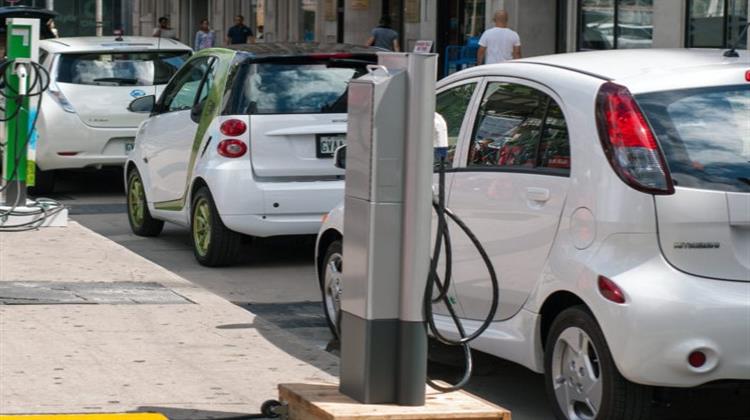 ΕΕ: Οι Xώρες με τις Yψηλότερες και Xαμηλότερες Tιμές για Φόρτιση EV