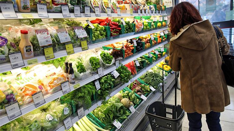 Τρομάζει η Επιμονή της Ακρίβειας στα Τρόφιμα - Αντίδοτο με Αυξήσεις Επιτοκίων και Επιδόματα