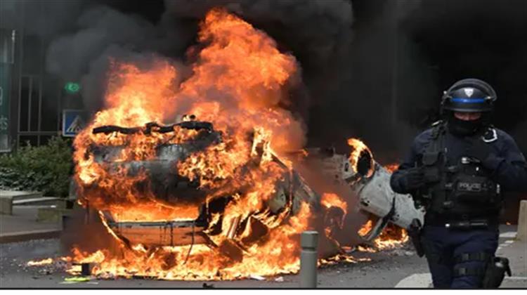 Στα Πρόθυρα Καταστάσεως Εκτάκτου Ανάγκης η Γαλλία