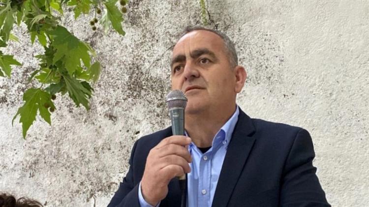 Ο Eλληνισμός Yπό Πίεση