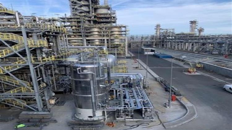 Το Ρωσικό Πετρέλαιο Πυροδοτεί Μια Νέα Πολιτική Κρίση στη Βουλγαρία