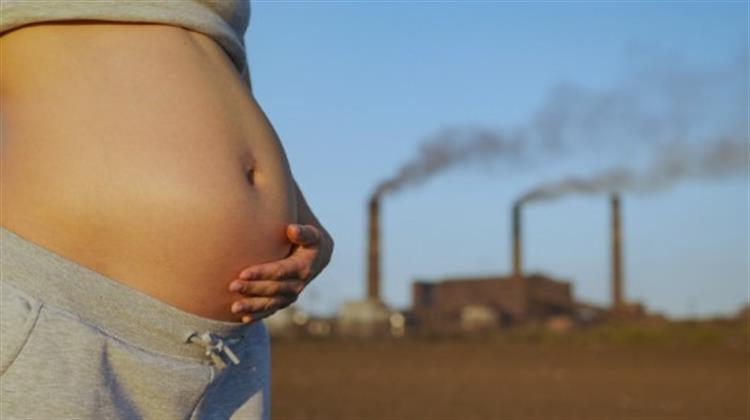 Προγεννητική Έκθεση Εμβρύων στην Ατμοσφαιρική Ρύπανση τα Επηρεάζει Μετά τη Γέννησή τους