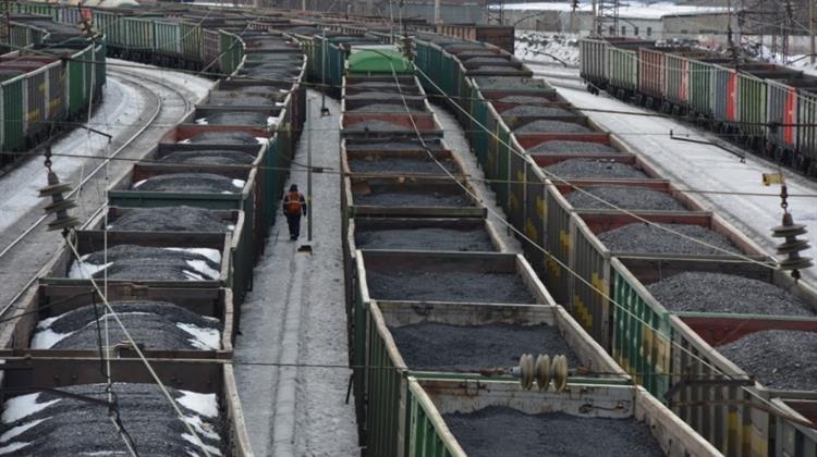 Η Μόσχα Επέβαλε Δασμούς στις Εξαγωγές Άνθρακα έως το Τέλος του 2024