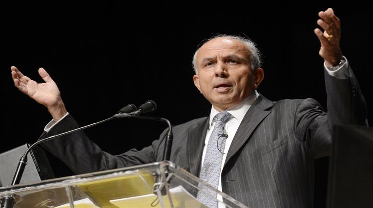 Πρεµ Γουάτσα: Γιατί Έχω Επενδύσει 3 Δισ. στην Ελλάδα και Δεν Σκέφτομαι να Πουλήσω