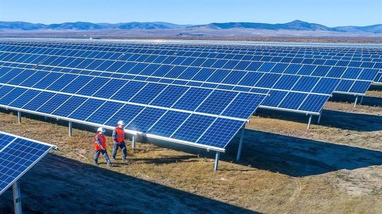 Κομισιόν: Αυξάνεται η Εξάρτηση της ΕΕ Από την Κίνα για Καθαρή Τεχνολογία