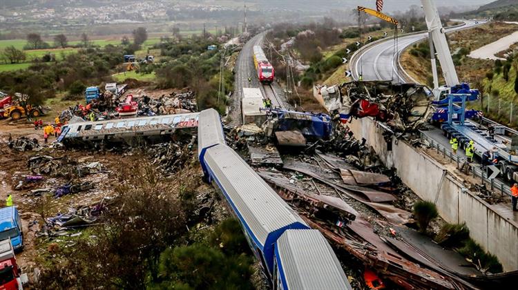 NZZ: Τι Θέλει να Συγκαλύψει η Κυβέρνηση για τα Τέμπη;