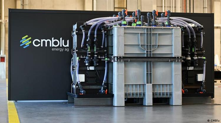 Κίνηση «με Ελληνικό Ενδιαφέρον» Από την Mercedes Benz: Επέλεξε την CMBlu Energy για την Πρώτη της Οργανική Μπαταρία