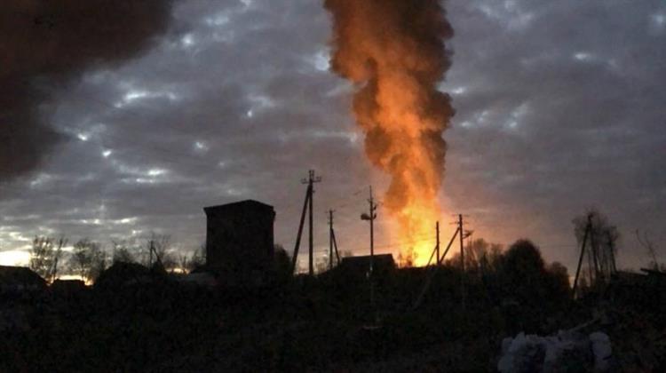 Ρωσία: Πυρκαγιά σε Ενεργειακές Εγκαταστάσεις στο Σμολένσκ Έπειτα από Ουκρανική Επίθεση με Drones