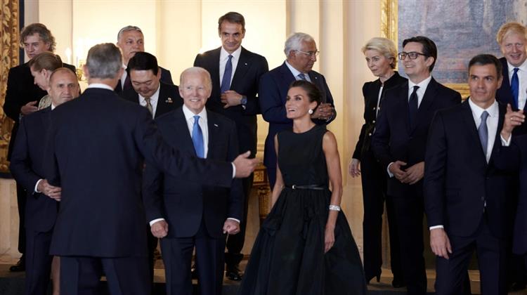 “Χρήσιμος Ηλίθιος” Ή Άνευ Όρων Υποτελής η Ελλάδα;