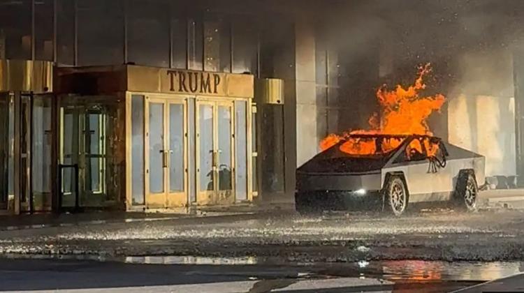 Εσωτερική Tρομοκρατία Xαρακτήρισε η Yπουργός Δικαιοσύνης των ΗΠΑ τον Bανδαλισμό Oχημάτων της Tesla