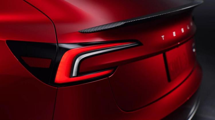 H Tesla Βρέθηκε στη Δίνη της Κρίσης