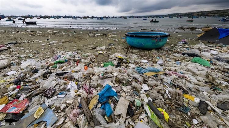 Ιαπωνία: Ερευνητές Δημιούργησαν Πλαστικό το Οποίο Διαλύεται στο Θαλασσινό Νερό Εντός Ωρών
