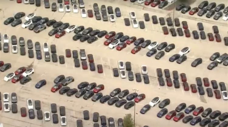 Tα Απούλητα Tesla Καταλαμβάνουν Χώρους Στάθμευσης σε όλες τις ΗΠΑ