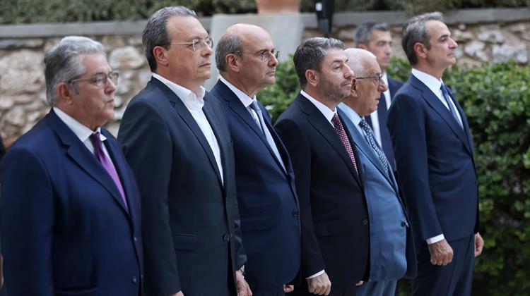 Ο Καύσωνας Δεν Έλιωσε τον Πάγο