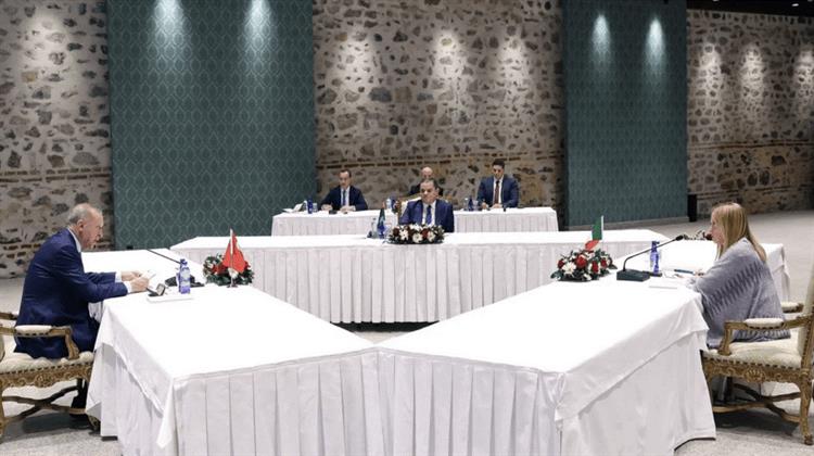 Τριμερής για το Μεταναστευτικό