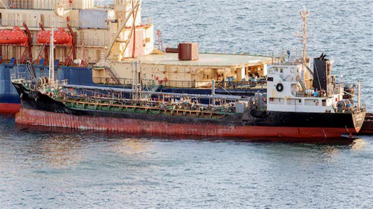 US Sanctions Force Vessels With Russian Oil to Divert from India, Sources Say
