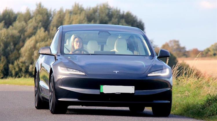 Tesla: Μείωσε Σχεδόν στο Μισό το Μηνιαίο Μίσθωμα των Μοντέλων της στο Ην. Βασίλειο
