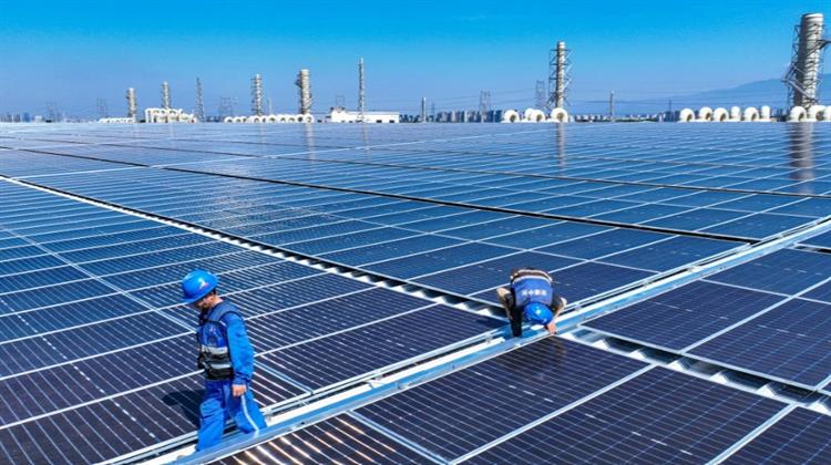 Α Εξάμηνο 2025: Η Κίνα Eγκατέστησε Περισσότερη Ηλιακή Ενέργεια από Όλο τον Υπόλοιπο Κόσμο Μαζί