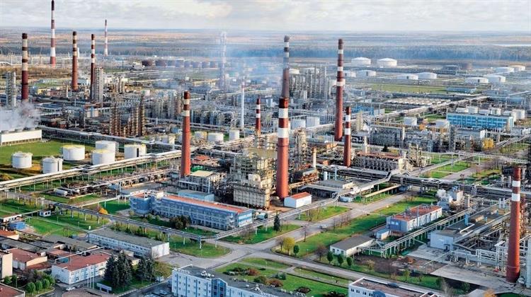 Ρωσία: Διακοπή Παραγωγής σε Ένα Από τα Μεγαλύτερα Διυλιστήρια Λόγω Επίθεσης Drone