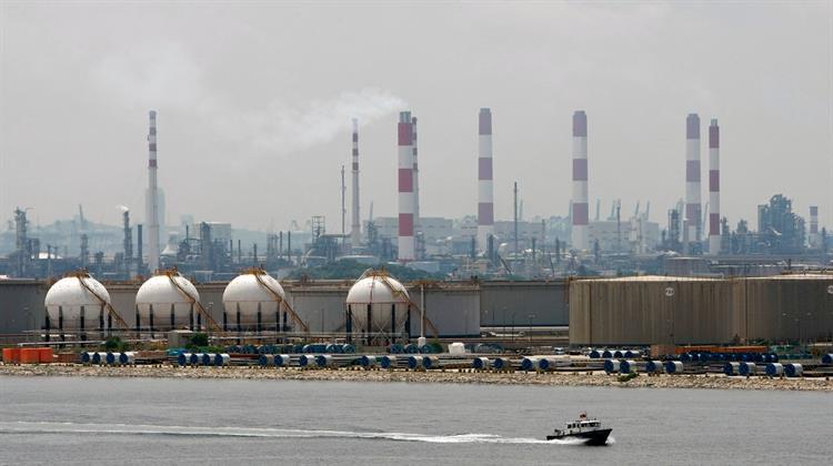 Reuters: Vitol και Glencore Ενδιαφέρονται για το Μερίδιο της Chevron σε Διυλιστήριο στη Σιγκαπούρη