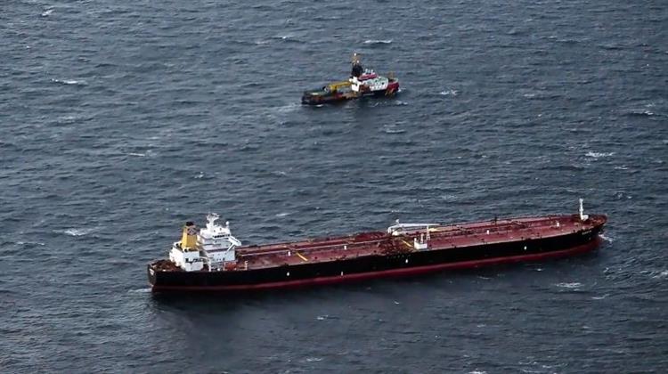 ΕΕ: Εξετάζει Κυρώσεις σε Εταιρείες που Παρέχουν Ψεύτικες Σημαίες σε Πλοία του Σκιώδους Ρωσικού Στόλου