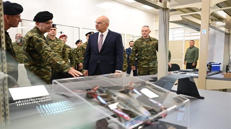 Επίσκεψη Δένδια στο Εργοστάσιο Μη Επανδρωμένων Αεροχημάτων στις Αχαρνές
