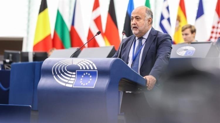 Ευρωβουλή: Αναστολή Εφαρμογής Νομοθεσίας για τα Χημικά για να Αποφευχθούν Περιττά Ρυθμιστικά Βάρη και Κόστη