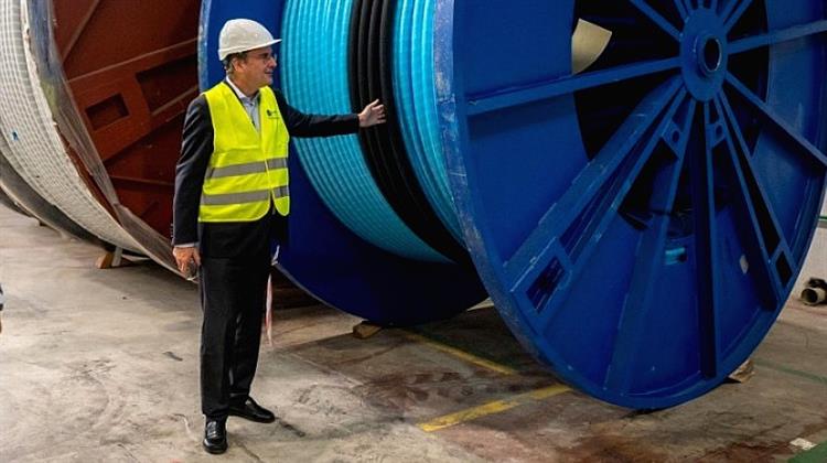 Κόρινθος: Χατζηδάκης στο Εργοστάσιο Ελληνικά Καλώδια με Αφορμή την Ολοκλήρωση των Νέων Μονάδων