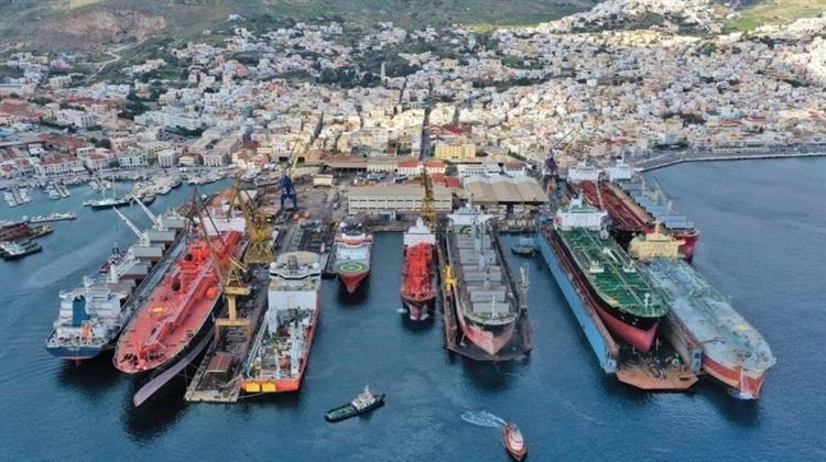 «Nαυμαχία» Αμερικής-Κίνας στον Πειραιά