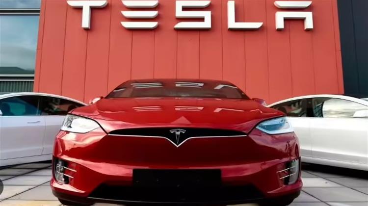 Η Tesla Δυσκολεύεται να «Φρενάρει» την Πτώση των Πωλήσεων