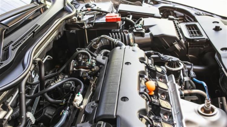 Η Ευρωπαϊκή Αυτοκινητοβιομηχανία Περιμένει τις Αποφάσεις της Κομισιόν για τους Κινητήρες Εσωτερικής Καύσης